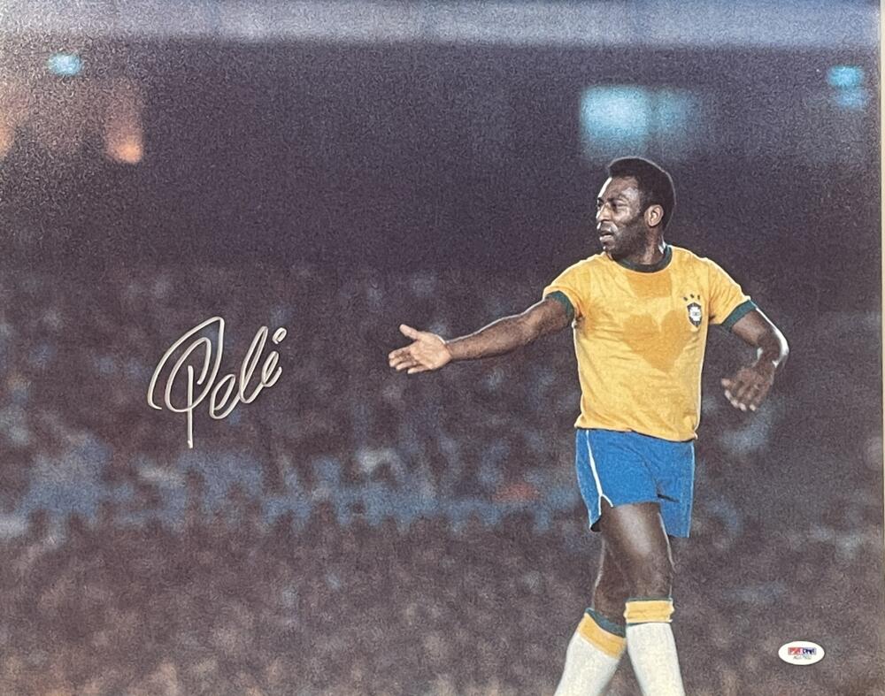 Pele Signed 16x20 Photo, Heart Shaped Sweat. Auto PSA  Image 1