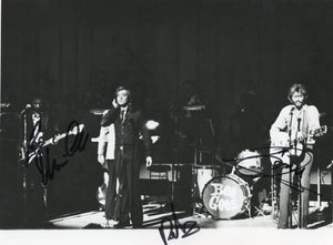 The Bee Gees Signed 8x10 Photograph (All 3). Auto PSA Image 1