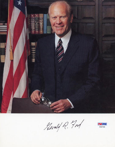 Gerald Ford Signed 8x10 Photograph. Auto PSA  Image 1